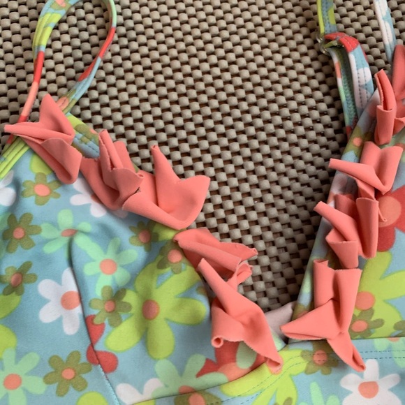 Flower Pattern Frilly Top - Picture 2 of 5